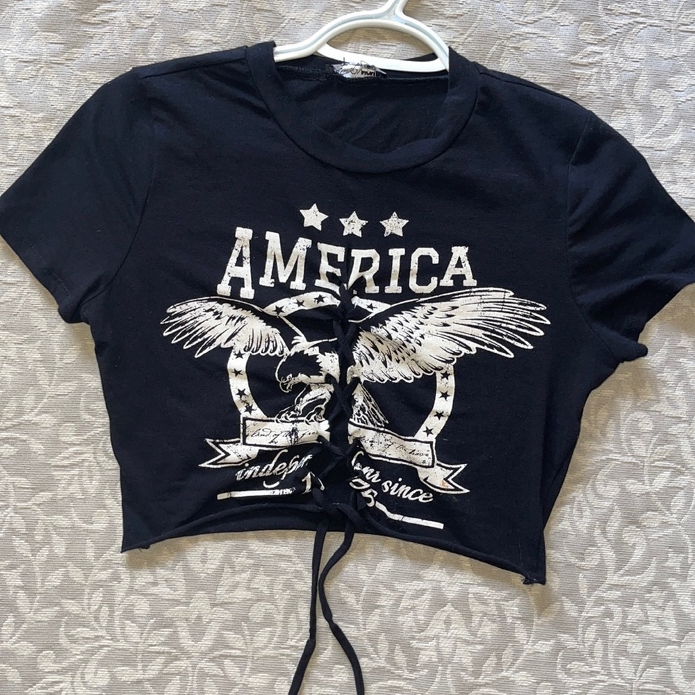 Black America tie front crop top
